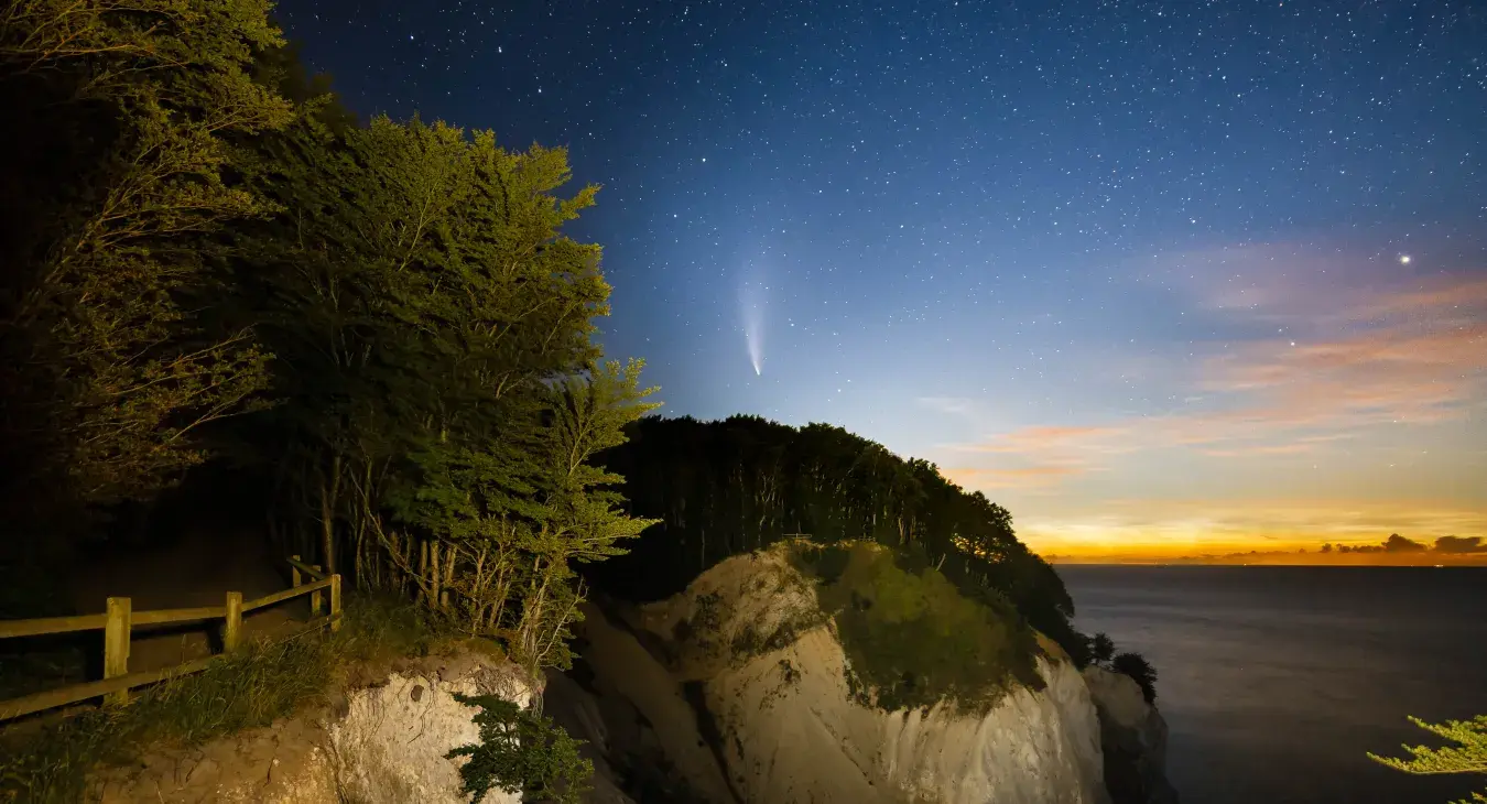 Neowise at Møns Klint