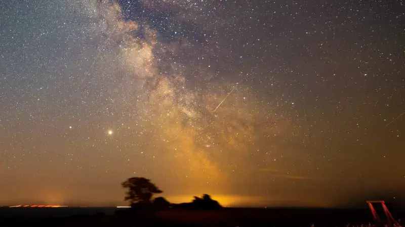 Perseid meteor i Mælkevejen